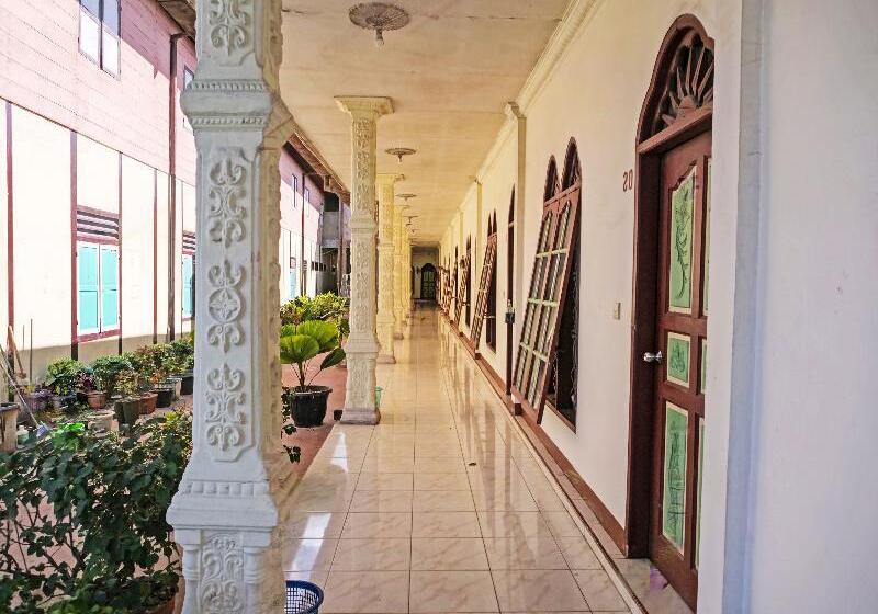 فندق Oyo 91061 Glory Tarutung