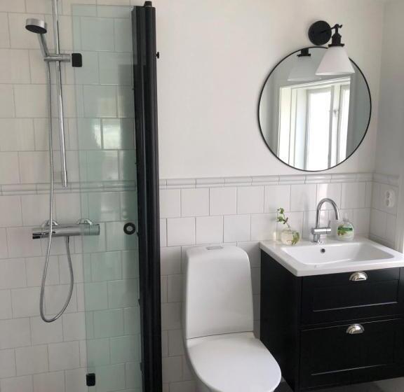 هاستل ångbåten New Buildt Double Rooms In The Center Of Gränna With Separate Entrance