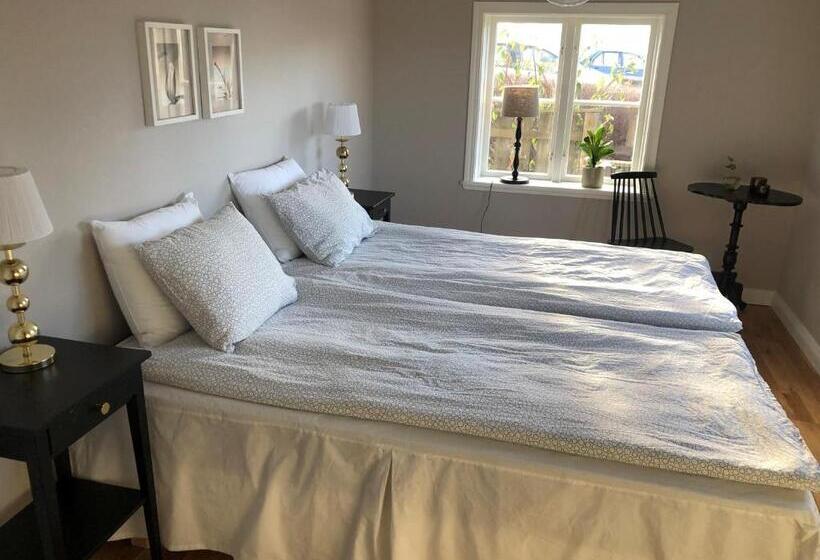 هاستل ångbåten New Buildt Double Rooms In The Center Of Gränna With Separate Entrance