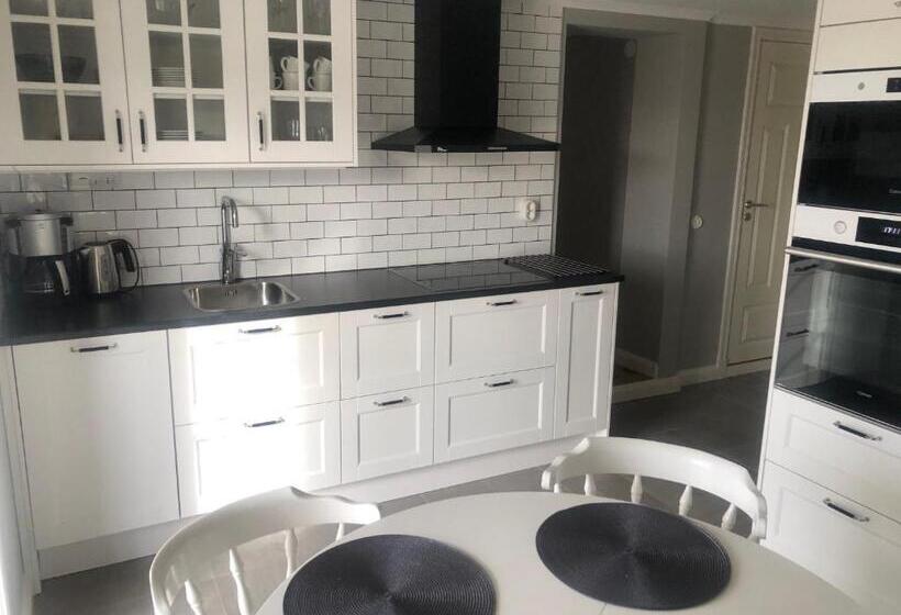 هاستل ångbåten New Buildt Double Rooms In The Center Of Gränna With Separate Entrance