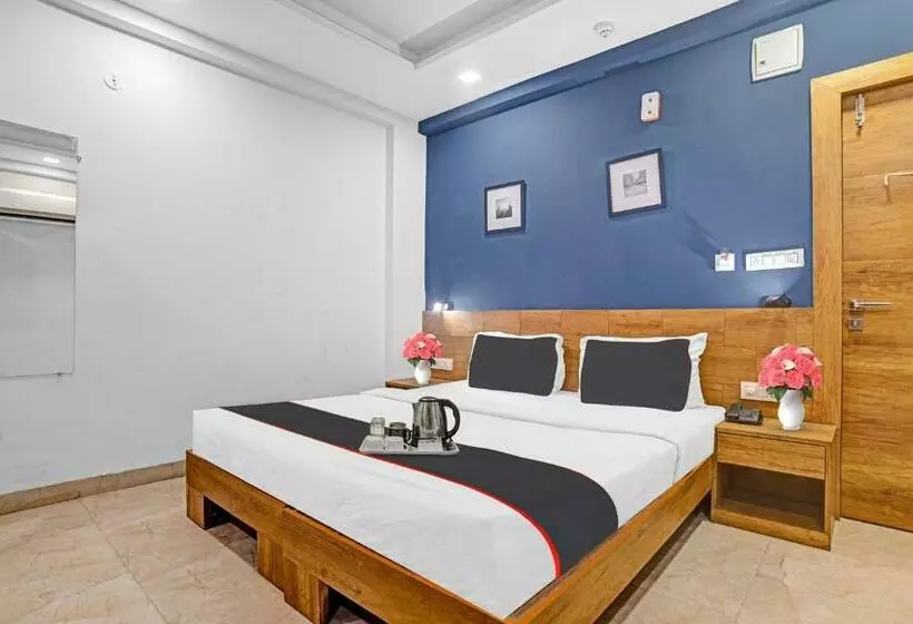 هتل Capital O 88045  Rush Imperial