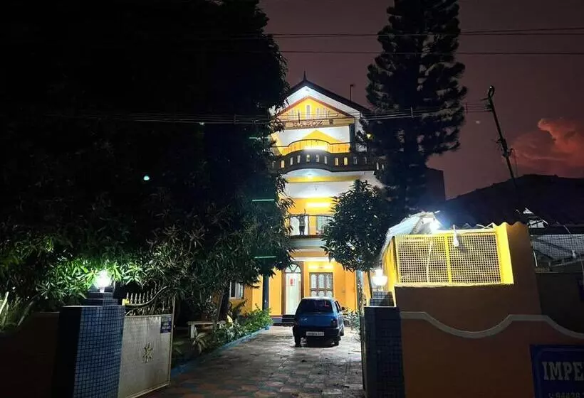 Lomakeskus Imperial Inn   Haroz