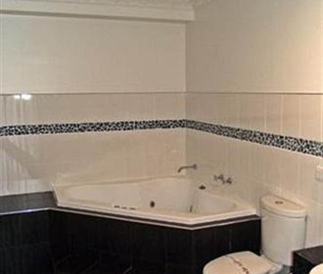 503 On Princes Drive Motel