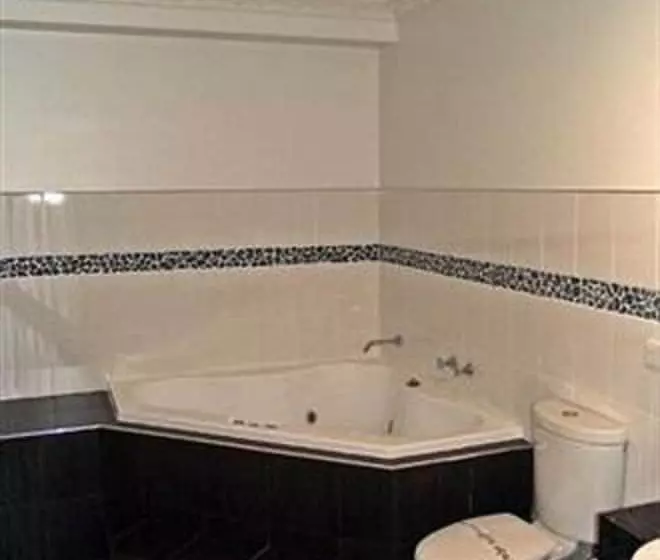 503 On Princes Drive Motel