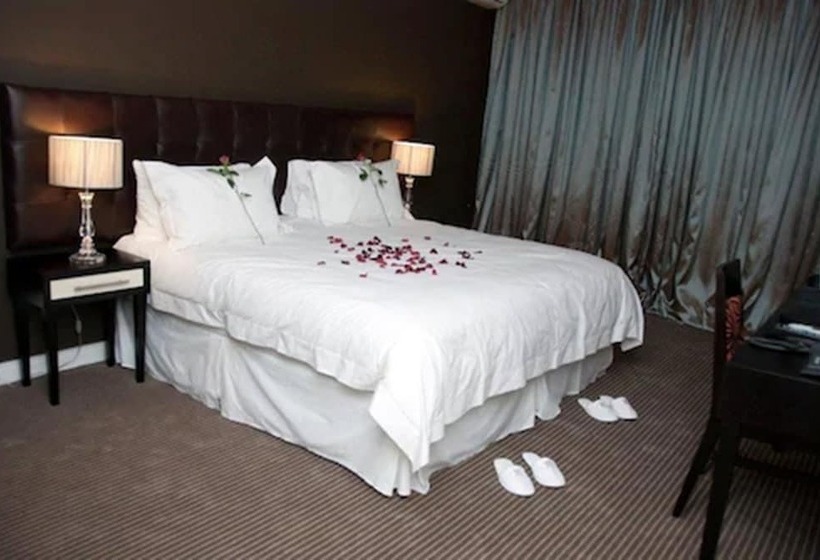 Отель Ascot Boutique