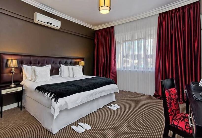 Отель Ascot Boutique