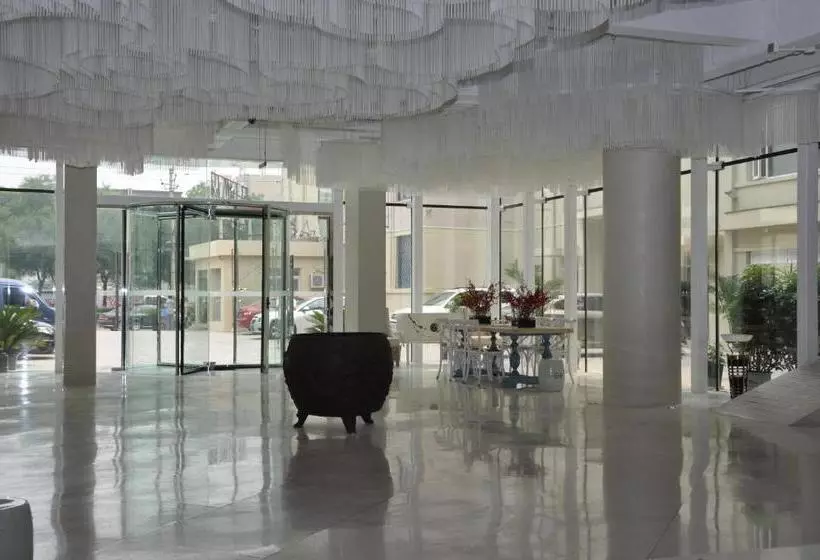 هتل Springs Valley