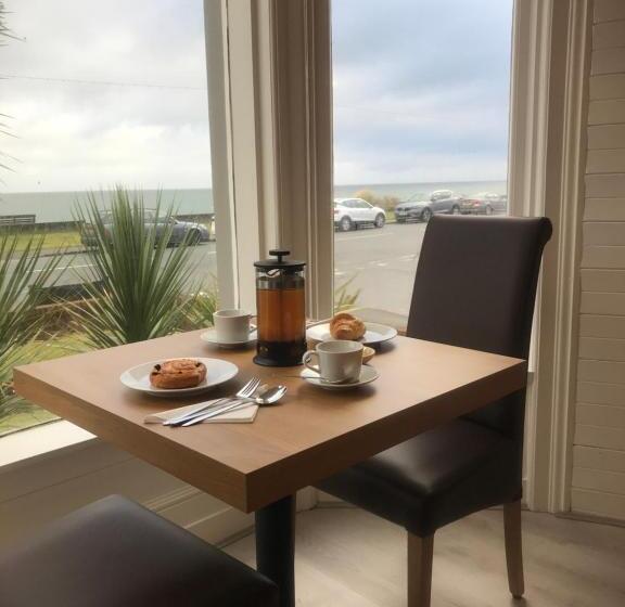 Отель Carmel House