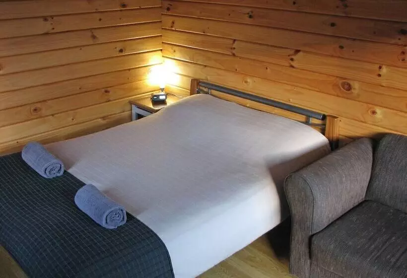 هتل Picton Campervan Park