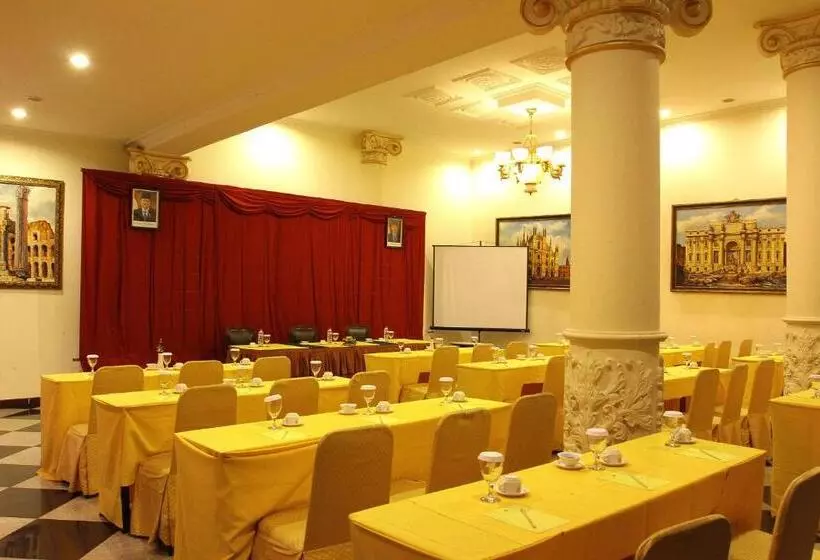 The Grand Palace Hotel Malang