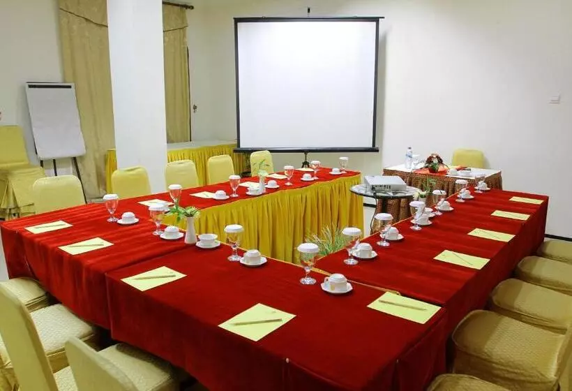 The Grand Palace Hotel Malang