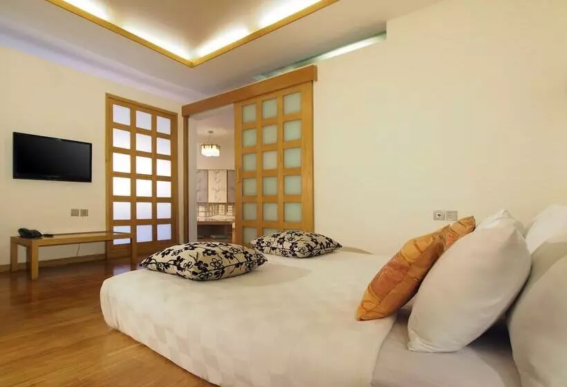 Mikie Holiday Resort &