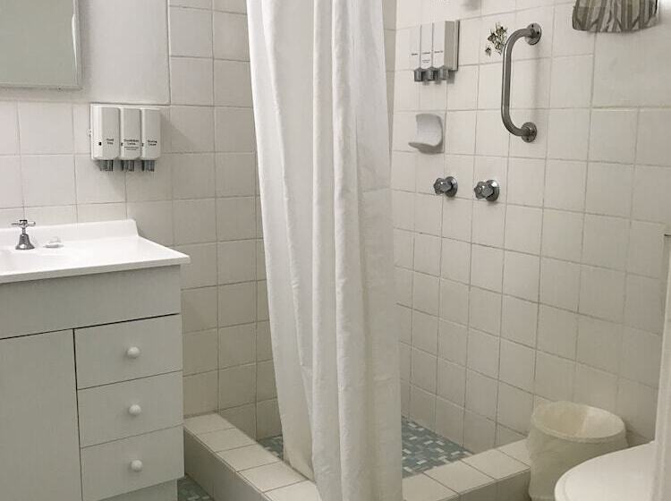 מוטל The Cubana Ballina