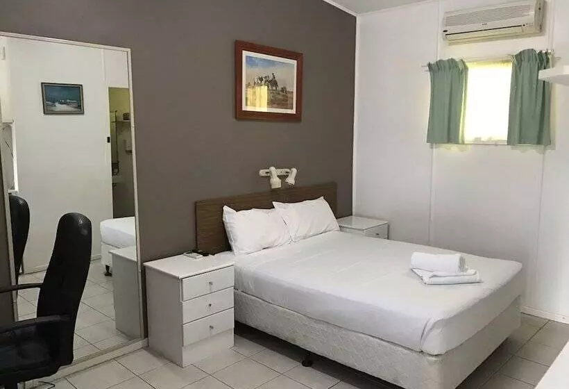 فندق على الطريق The Cubana Ballina