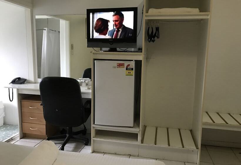 מוטל The Cubana Ballina