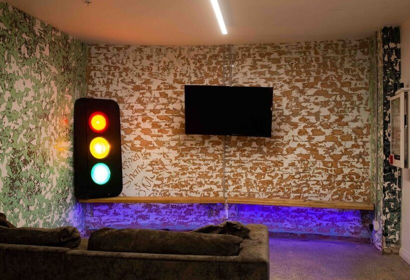 Общежитие Bayside House