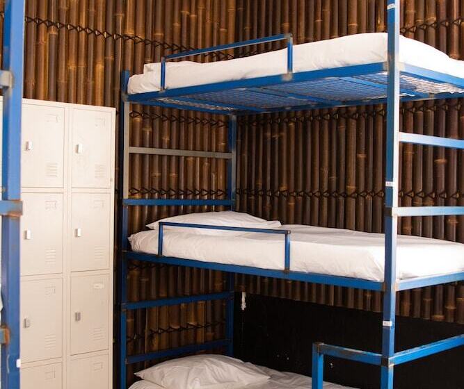 Общежитие Bayside House