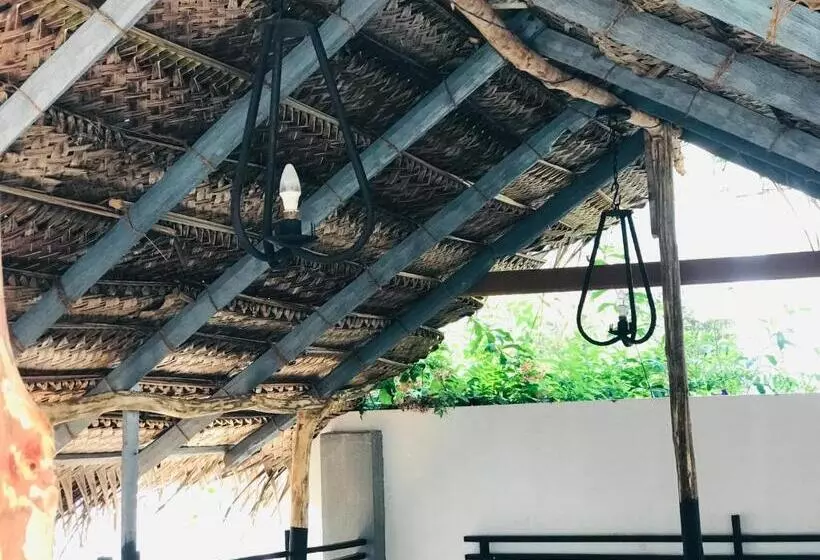 ホテル Ganthera Kataragama