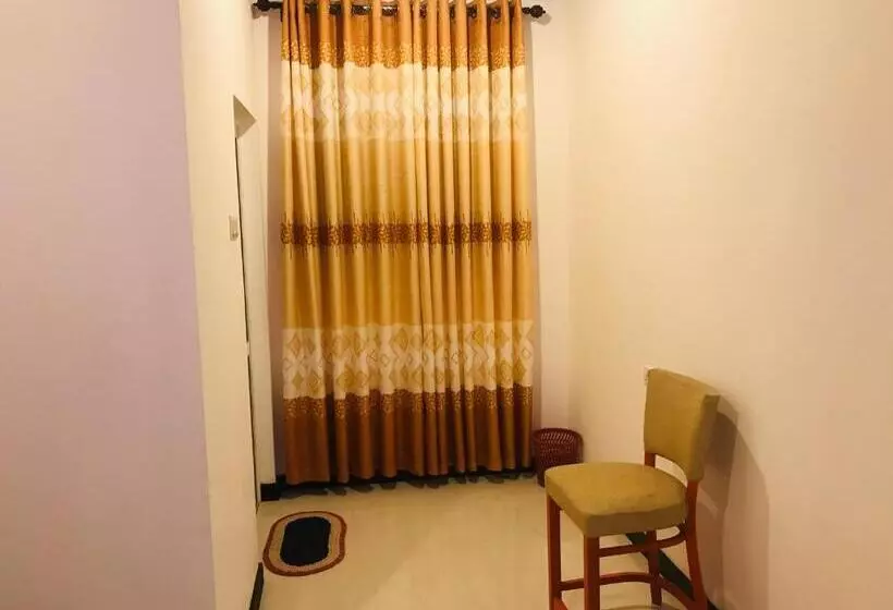 ホテル Ganthera Kataragama