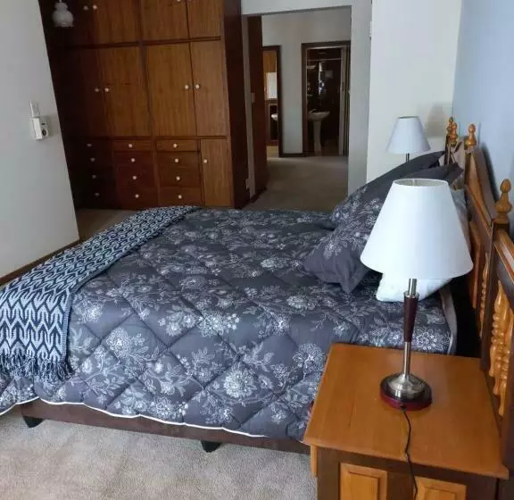 ペンション 8 Austin Street Accommodation
