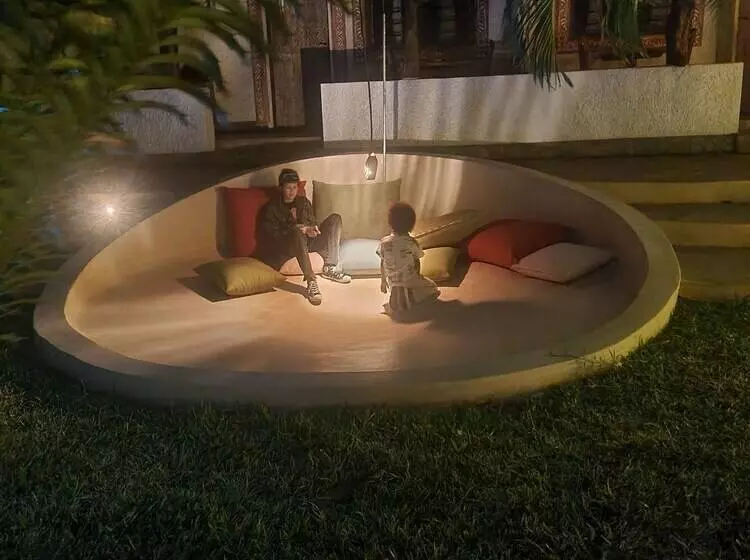 تختخواب و صبحانه Lions  Luxury Eco Resort & Spa