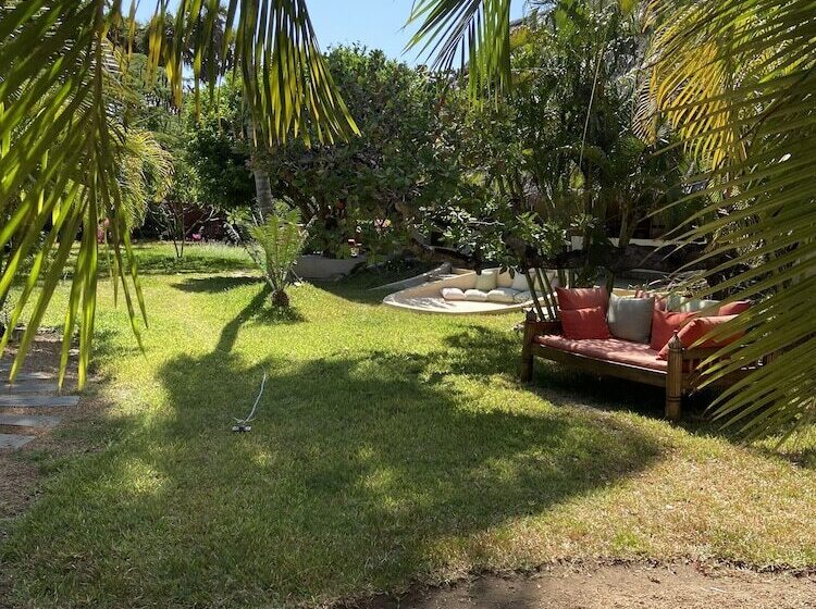 تختخواب و صبحانه Lions Luxury Eco Resort & Spa