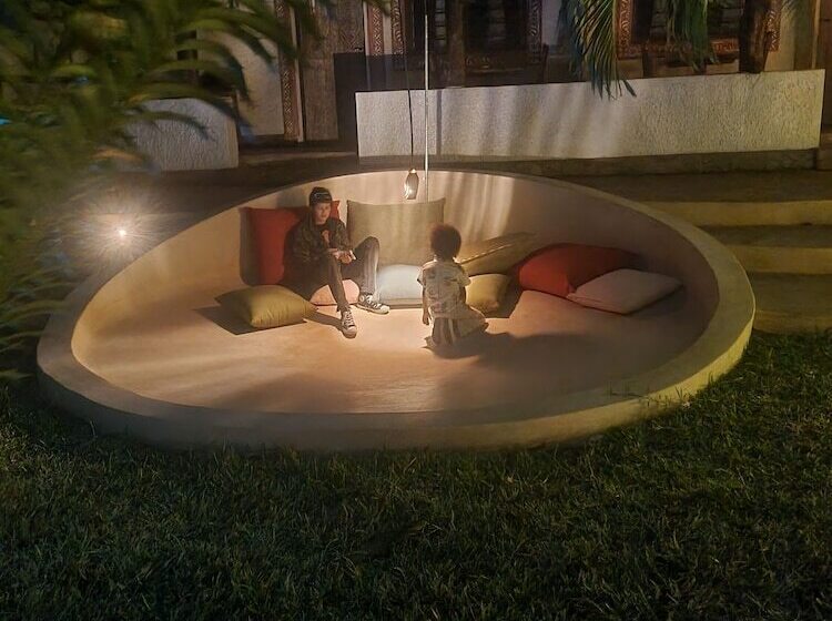 تختخواب و صبحانه Lions Luxury Eco Resort & Spa