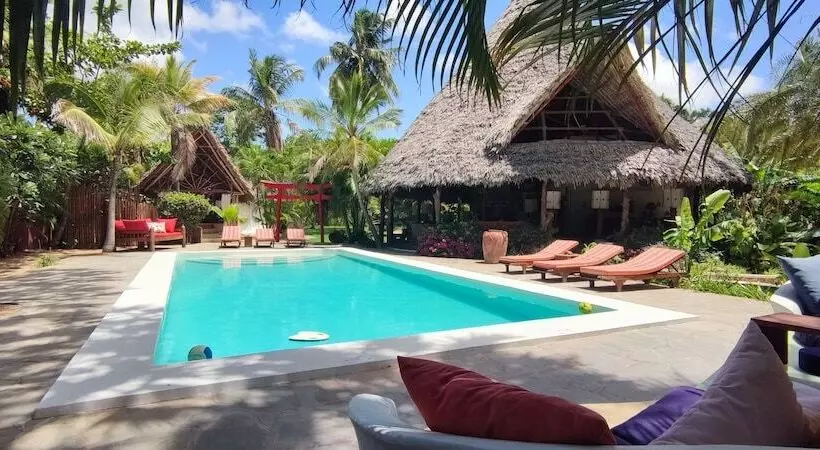 تختخواب و صبحانه Lions  Luxury Eco Resort & Spa