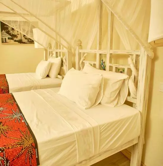 تختخواب و صبحانه Lions  Luxury Eco Resort & Spa