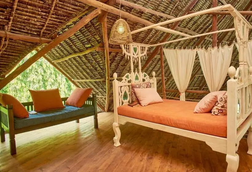 تختخواب و صبحانه Lions  Luxury Eco Resort & Spa