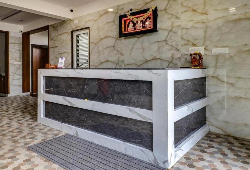 Hotel Itsy By Treebo Golden Grand Inn