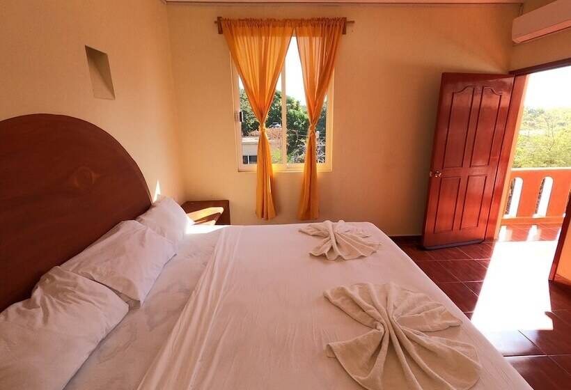 בית מלון כפרי La Gloria