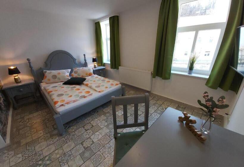 Pension Zur Eiche Gmbh