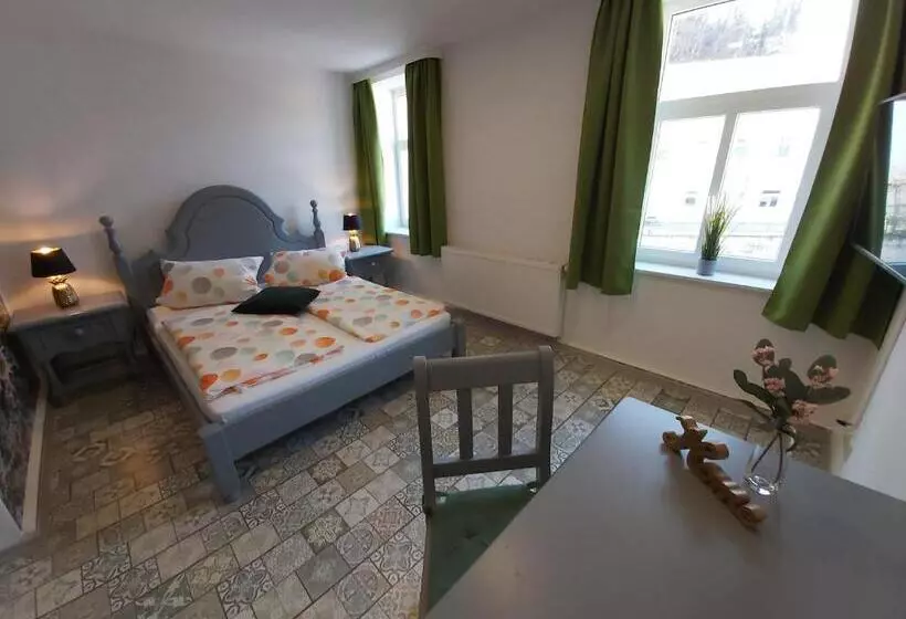 Pension Zur Eiche Gmbh