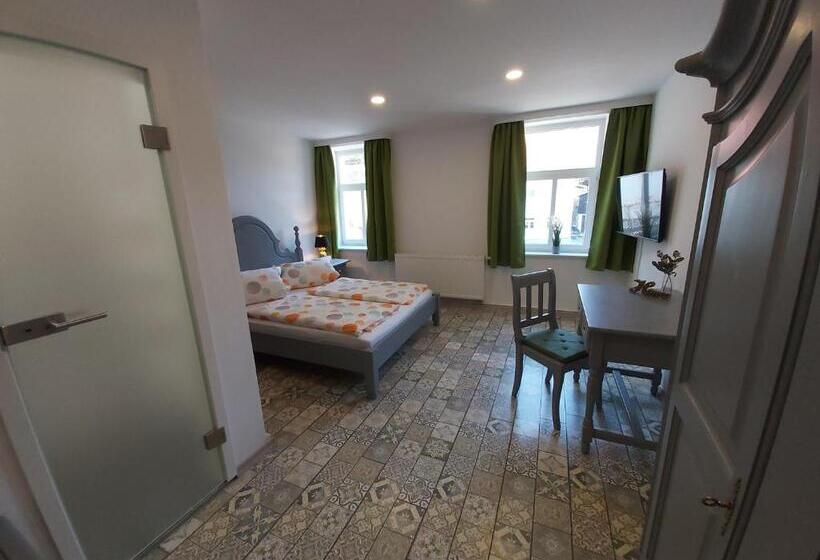 Pension Zur Eiche Gmbh