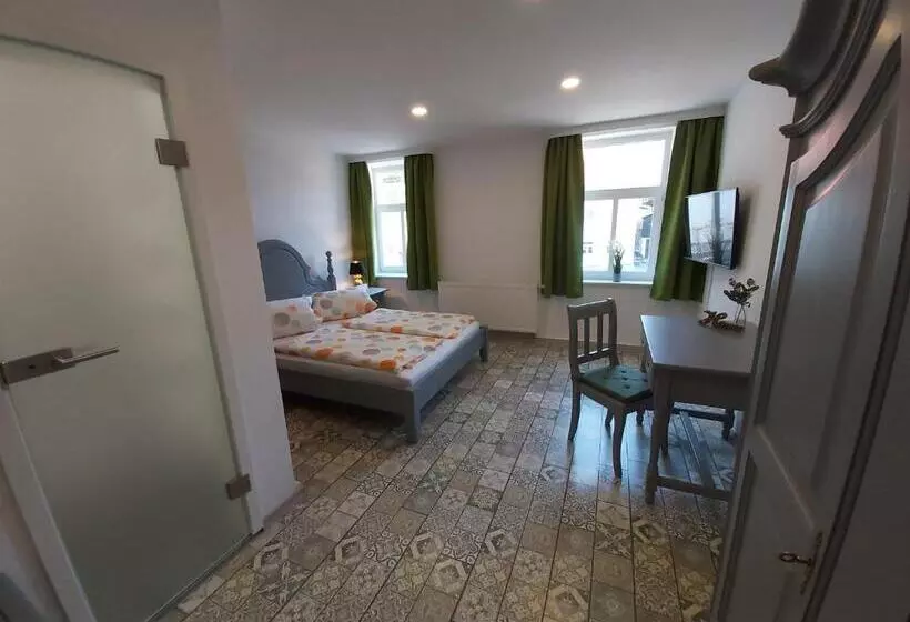 Pension Zur Eiche Gmbh