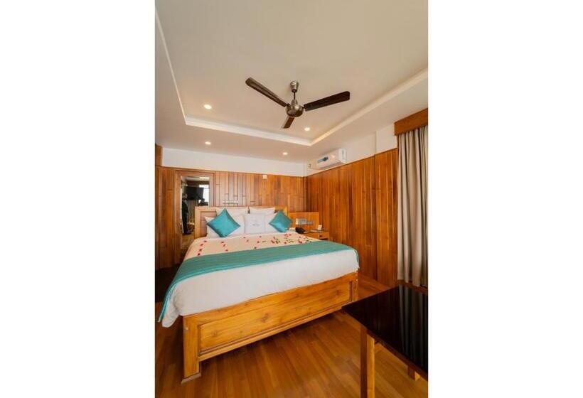 אתר נופש Chandys Drizzle Drops Munnar Top Station