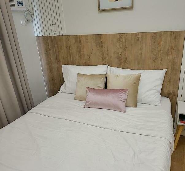 Sherisse Condo @ The Loop With Wifi,cable And Hot & Cold Shower