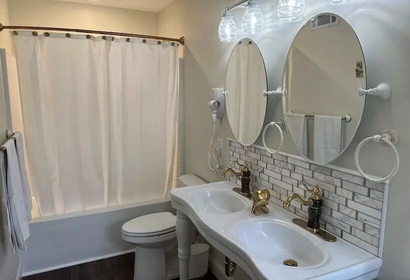 Holland Farmhouse Inn B&b