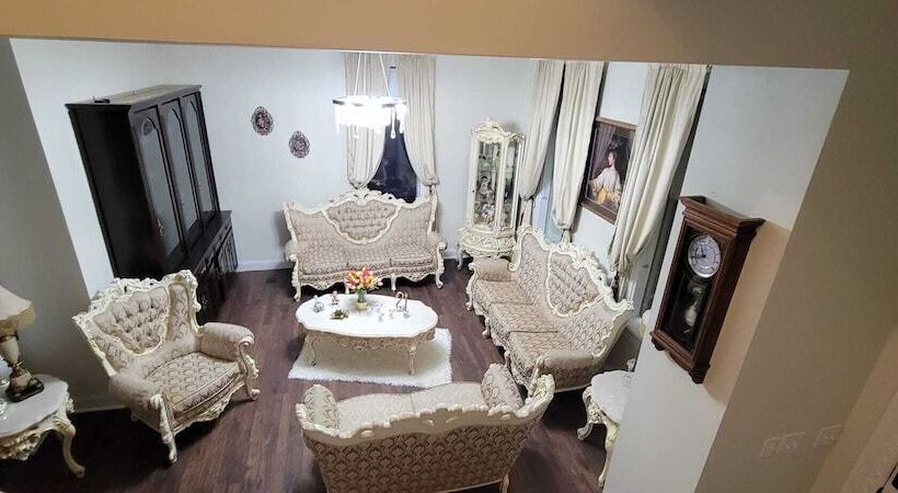 Holland Farmhouse Inn B&b