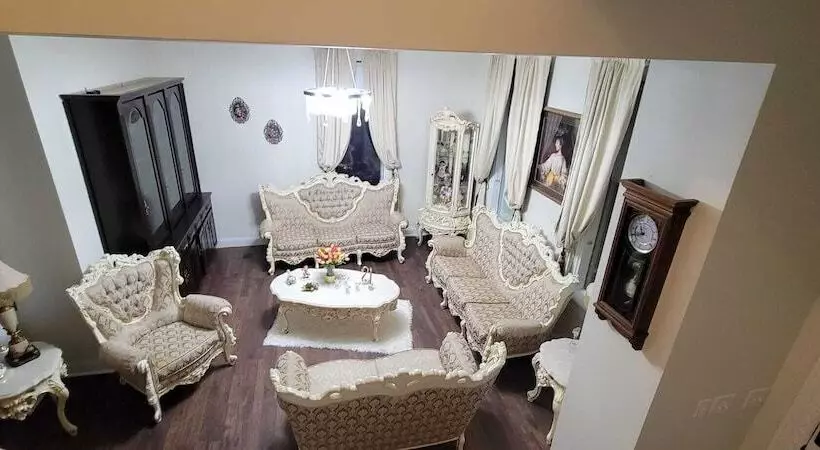 Holland Farmhouse Inn B&b