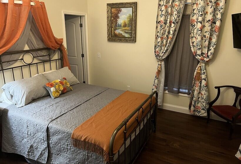 Holland Farmhouse Inn B&b