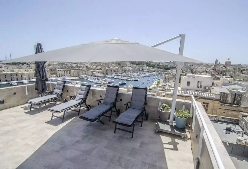 هتل Senglea Suites