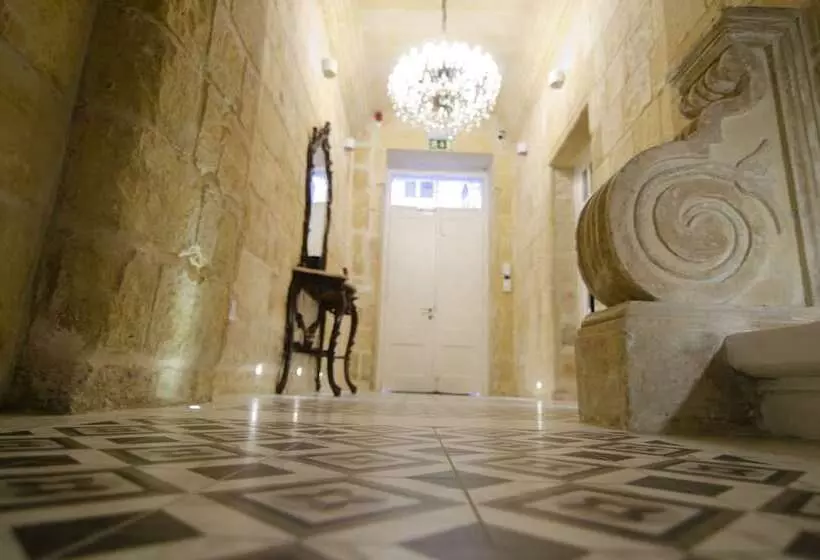 هتل Senglea Suites