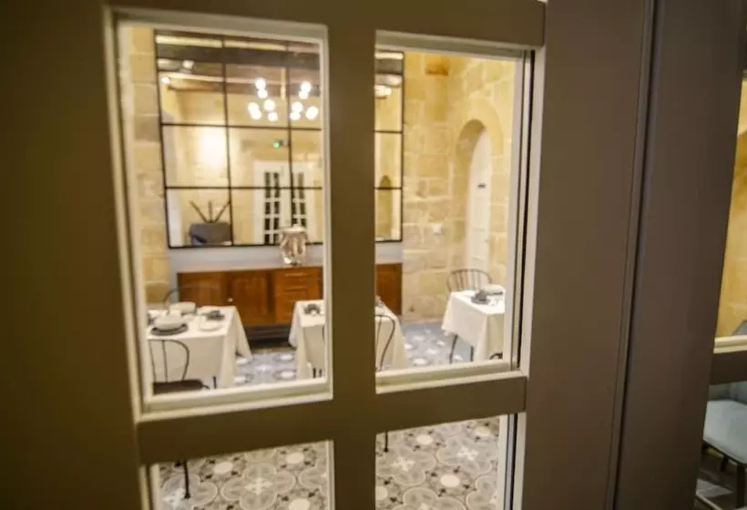 هتل Senglea Suites