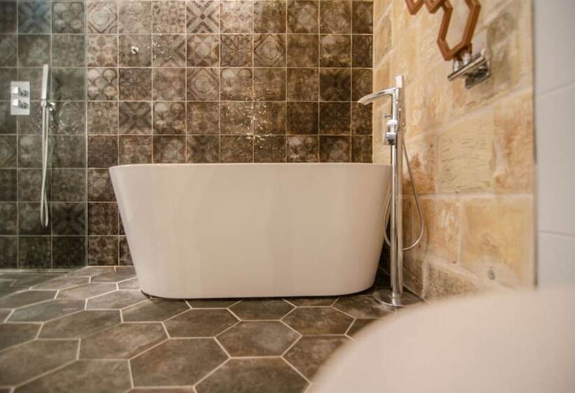 هتل Senglea Suites