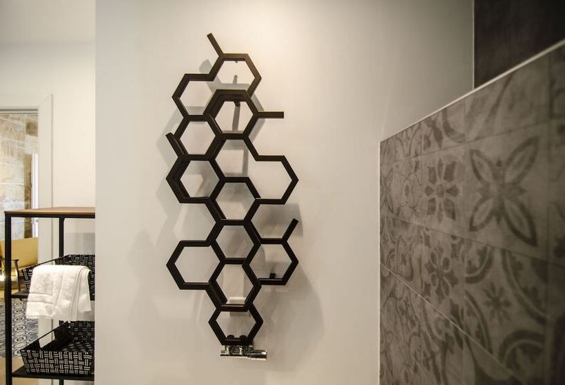 هتل Senglea Suites