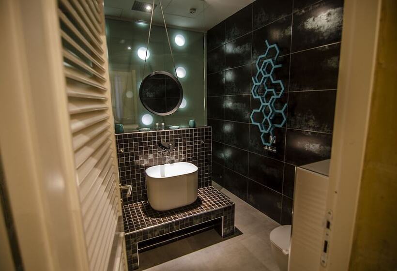 هتل Senglea Suites