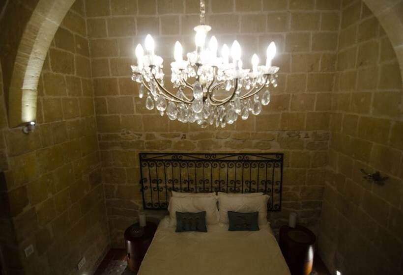 هتل Senglea Suites