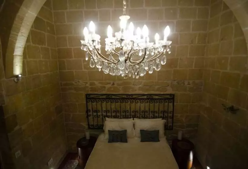 هتل Senglea Suites